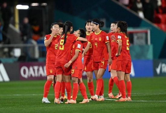 从公布的剧照可以看出，为配合角色定位，汤唯在影片中 汤唯、金泰勇被曝瑞典已举行婚礼 只邀数名亲友 2014-07-24 据韩媒报道，中国女演员汤唯和韩国导演金泰勇已经7月13日于瑞典一家农场举行了秘密的结婚典礼，正式结为夫妻，只招待为数不多的亲朋好友。