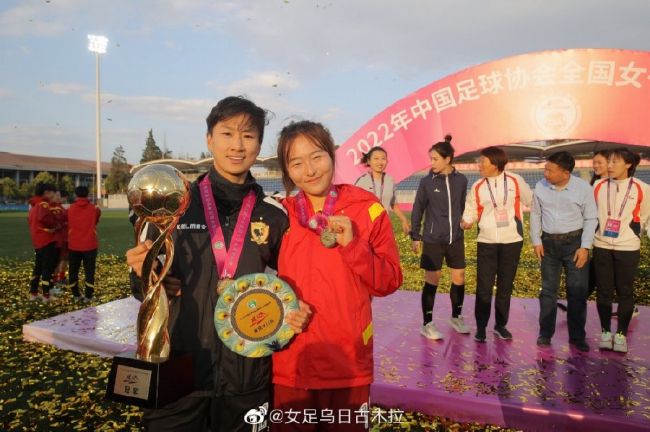 接下来，鄂靖文还将在剧版《喜剧之王》中与大家见面，早在2019年，她曾凭借电影《新喜剧之王》收获了光环，相信如今在这部大IP的新作品中她一定也会奉献精彩表演。
